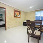 Apartamento con Vista al Mar - Piso alto