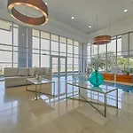 Artsy Oceanview Condo W Incredible Rooftop Pool