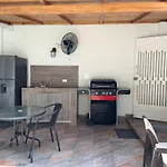 Guest Friendly Boutique House In Great Location