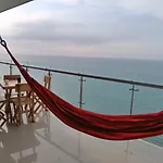 En Las Alturas Frente Al Mar