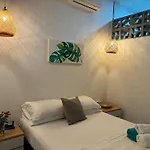 El Barrio Hostal