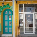 El Barrio Hostal