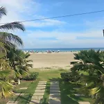 Luxury Beachfront Apartment 6 Guests Plus 1