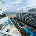 Luxury Beachfront Apartment 6 Guests Plus 1