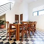 Casa Bruna, Aldaba Selection