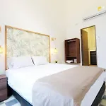 Casa Bruna, Aldaba Selection