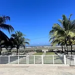 Morros 922 Seaside Retreat