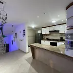 Habitacion De Lujo Con Aire Acondicionado En Condominio Privado