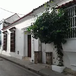 Casa De Familia