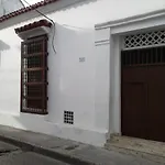 Casa De Familia