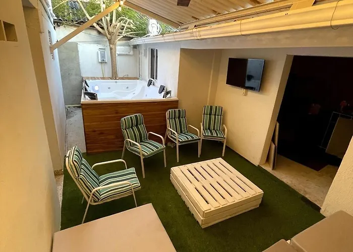 Wonderful Trinity Beach House In Crespo.