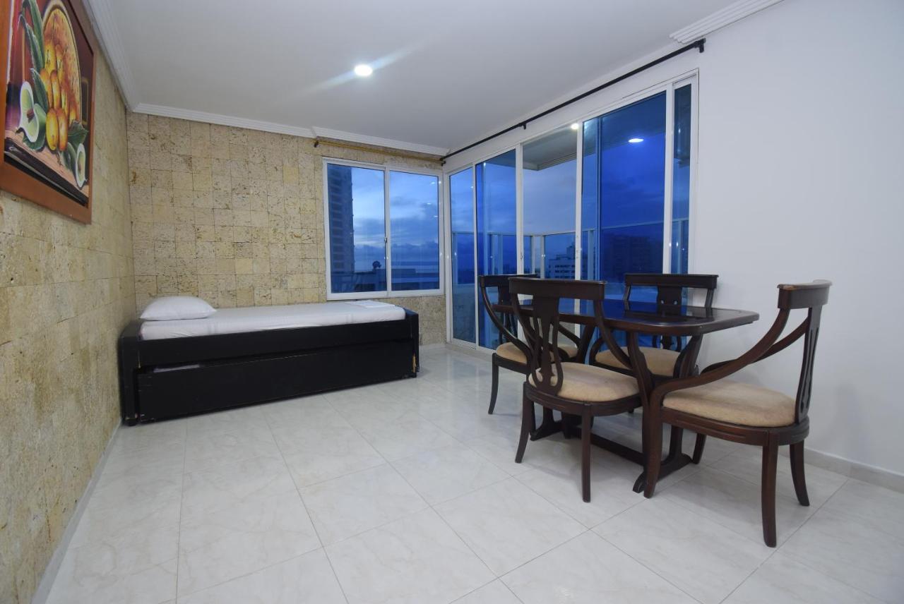 Apartamento Con Vista Al Mar - Piso Alto *