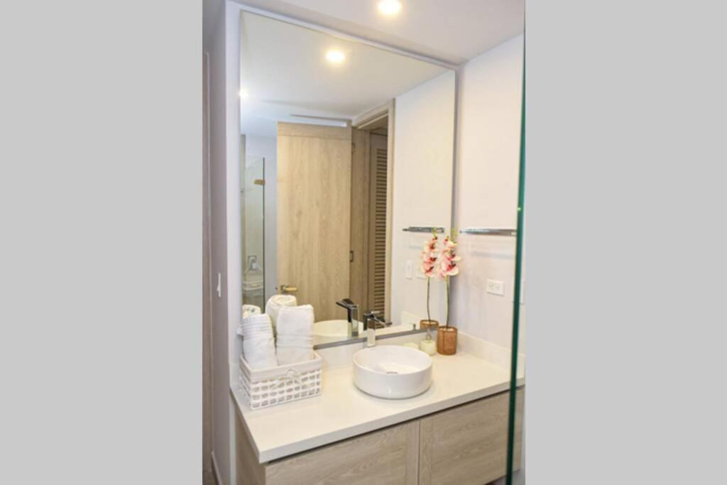 Hermoso Apto Zona Exclusiva En Serena Salida Playa * Cartagena