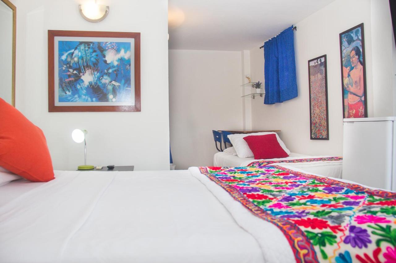 Plaza De La Trinidad 3*