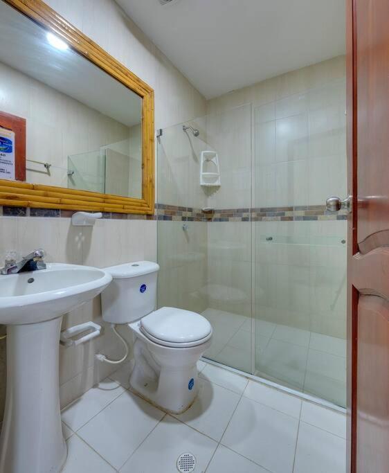 Guest Friendly Boutique House In Great Location Сasa de vacaciones *