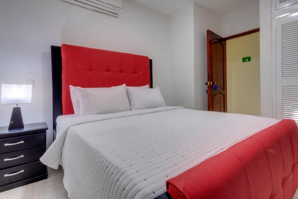 Guest Friendly Boutique House In Great Location *