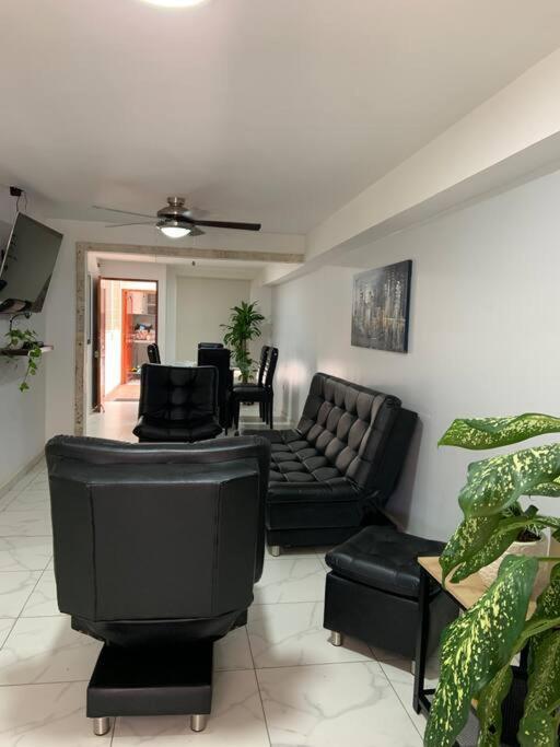 Guest Friendly Boutique House In Great Location *