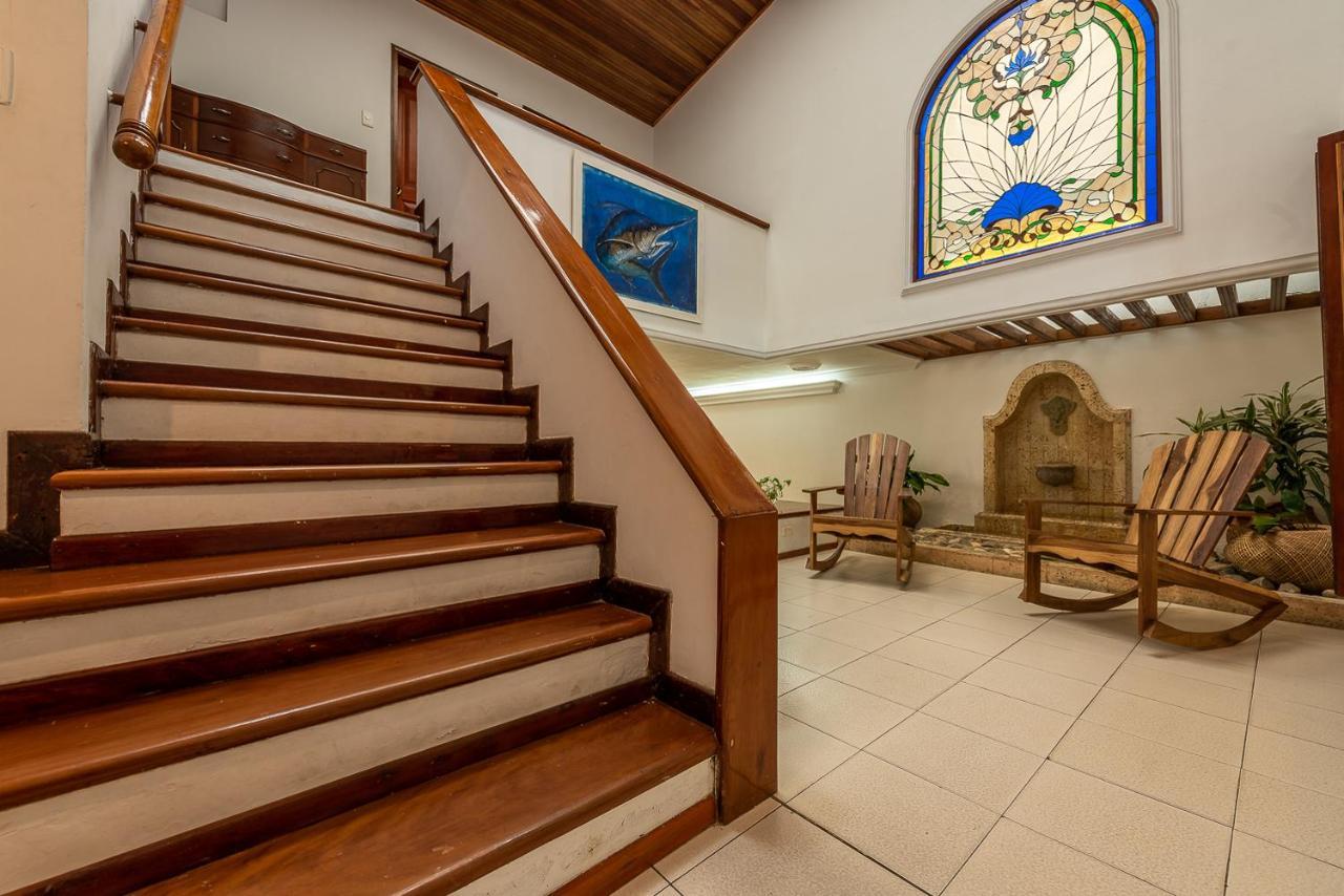 Casa Porto - Luxury 5 Br Beachfront In Bocagrande By Huespedia Cartagena