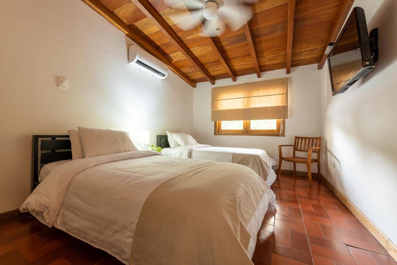 Casa Porto - Luxury 5 Br Beachfront In Bocagrande By Huespedia Villa