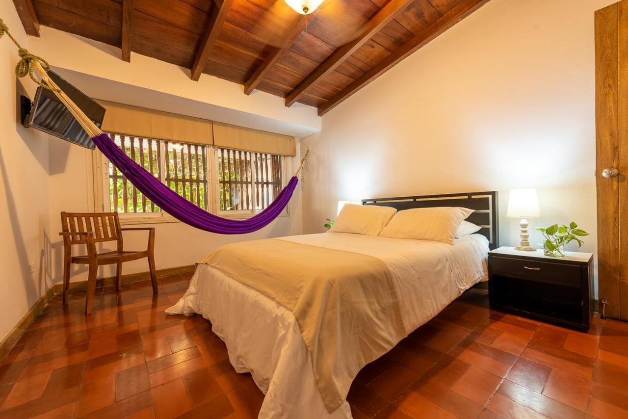 Villa Casa Porto - Luxury 5 Br Beachfront In Bocagrande By Huespedia