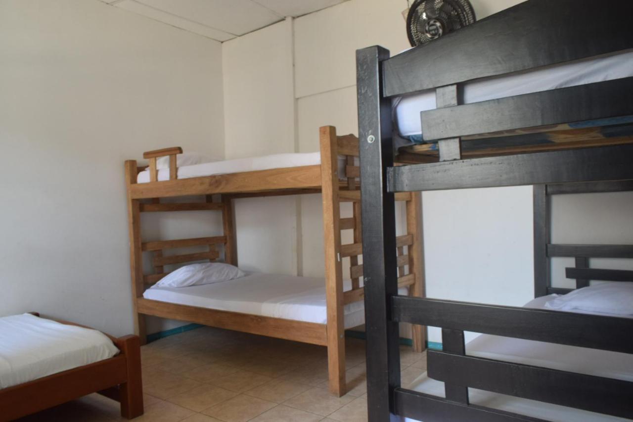 Hosting And Travel Services 420 Hostal Cartagena