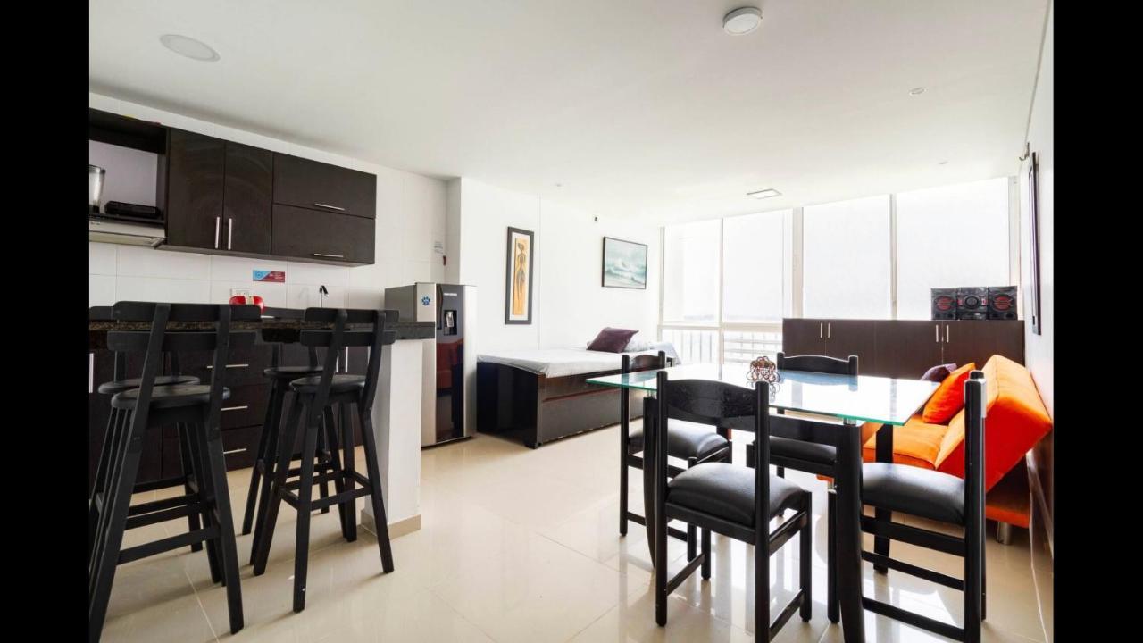 Apartamento Con Piscina A Una Cuadra De La Playa Apartamento *