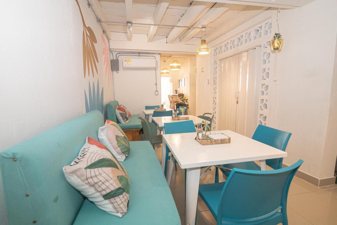 Hostal El Barrio Hostal *