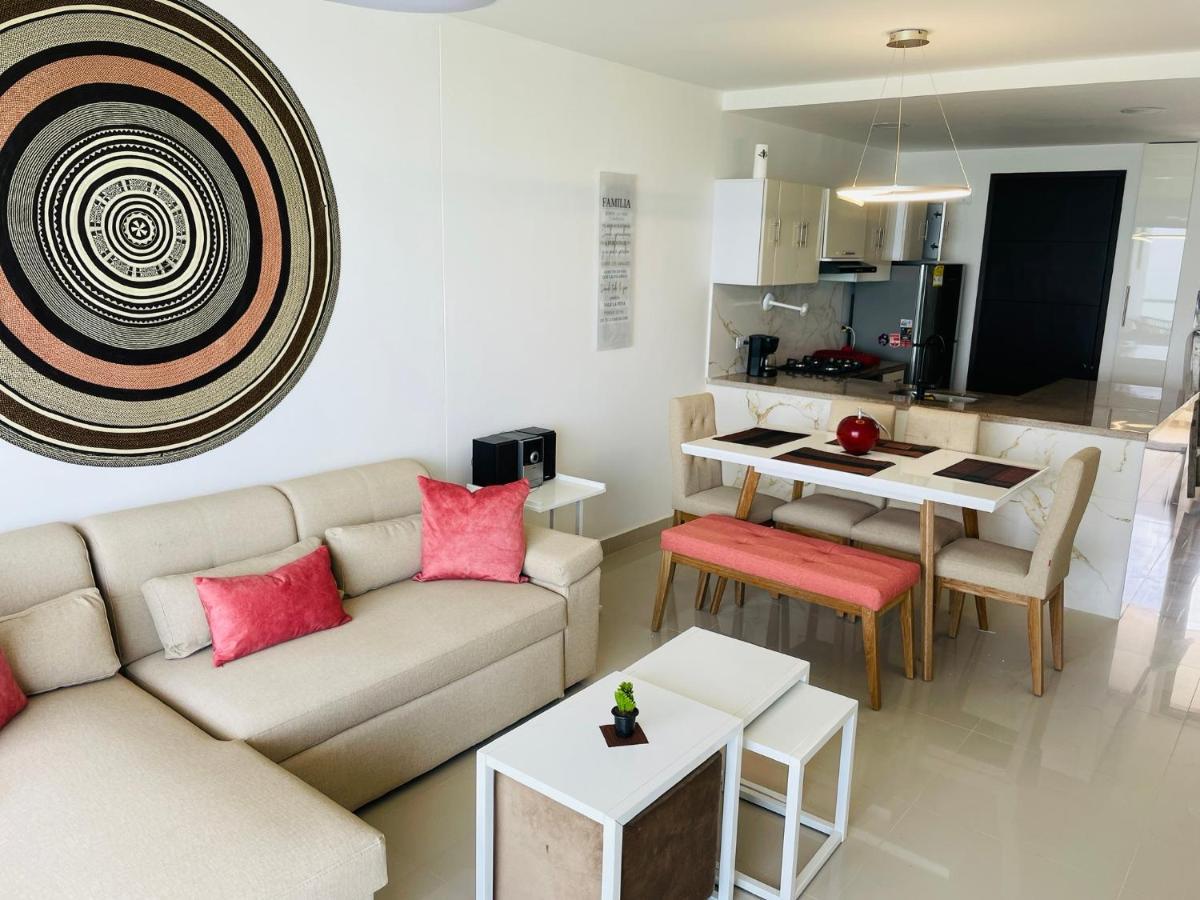 Front Close To The Letters Apartamento Cartagena