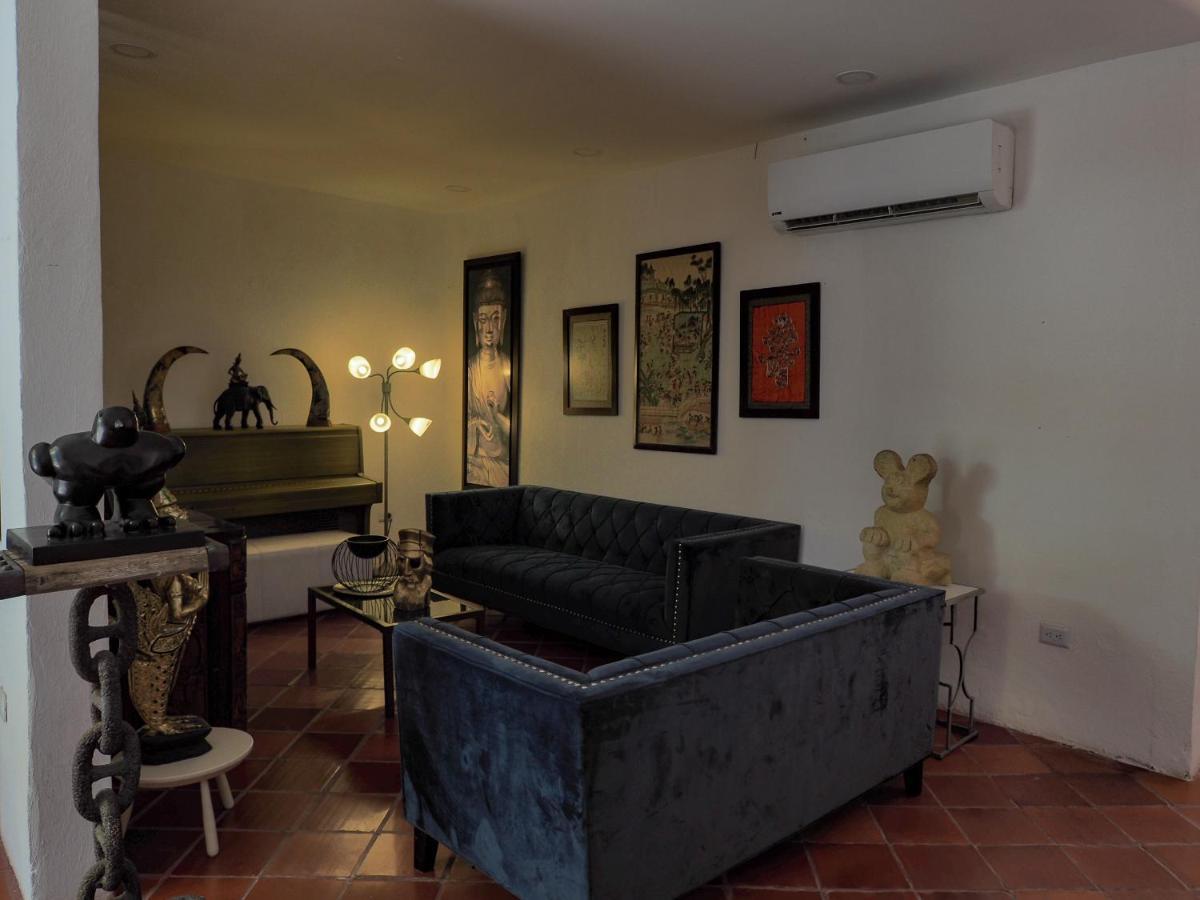 Plaza De La Trinidad 3*