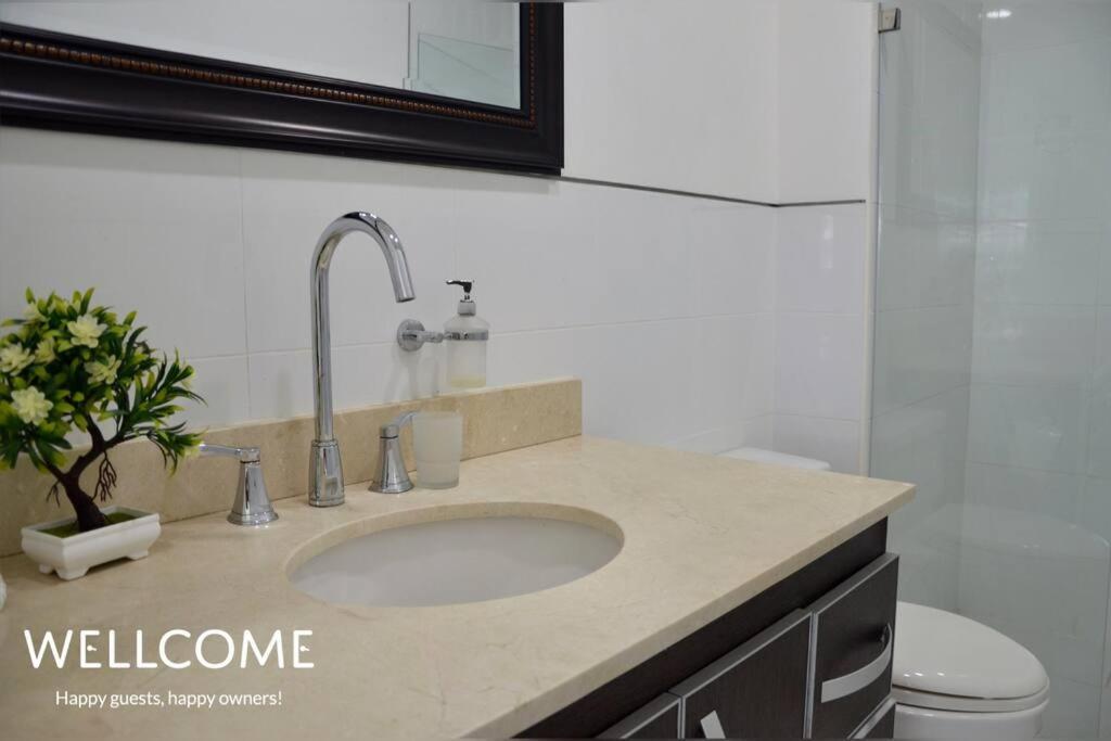 Apartamento Moderno Apto Vista Al Mar Y Piscina-morros 3 Cartagena