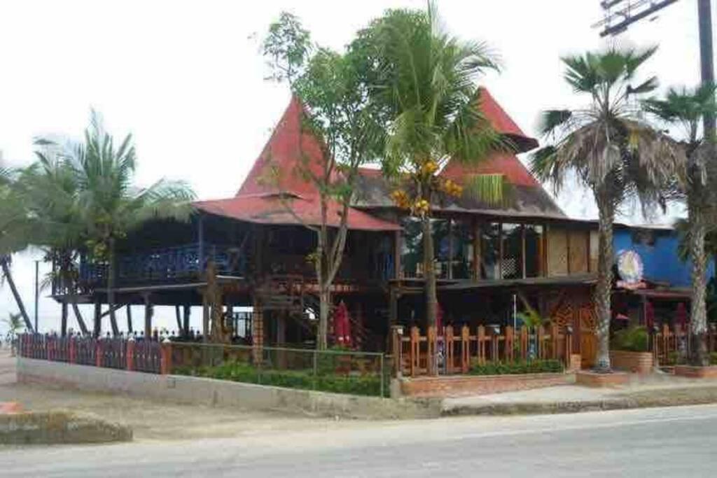Wonderful Trinity House In Crespo. Cartagena