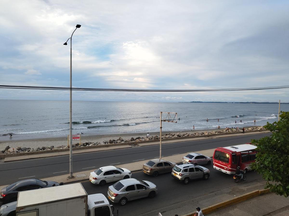 Moderno Frente Al Mar Apartamento