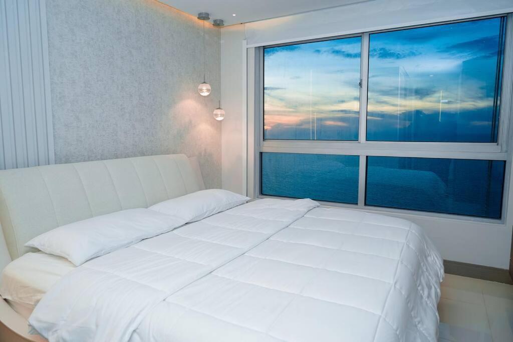 Luxury Beachfronts En En Bocagrande Y Marbella Apartamento