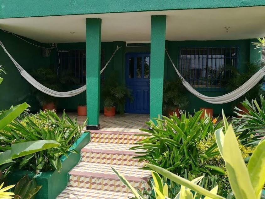 Casa Vista Iguana Pensión *