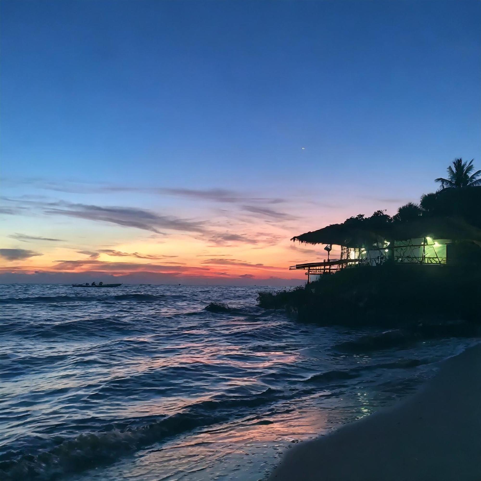 Punta Arena Ecohostal & Ecofit - Your Eco-conscious Oasis *