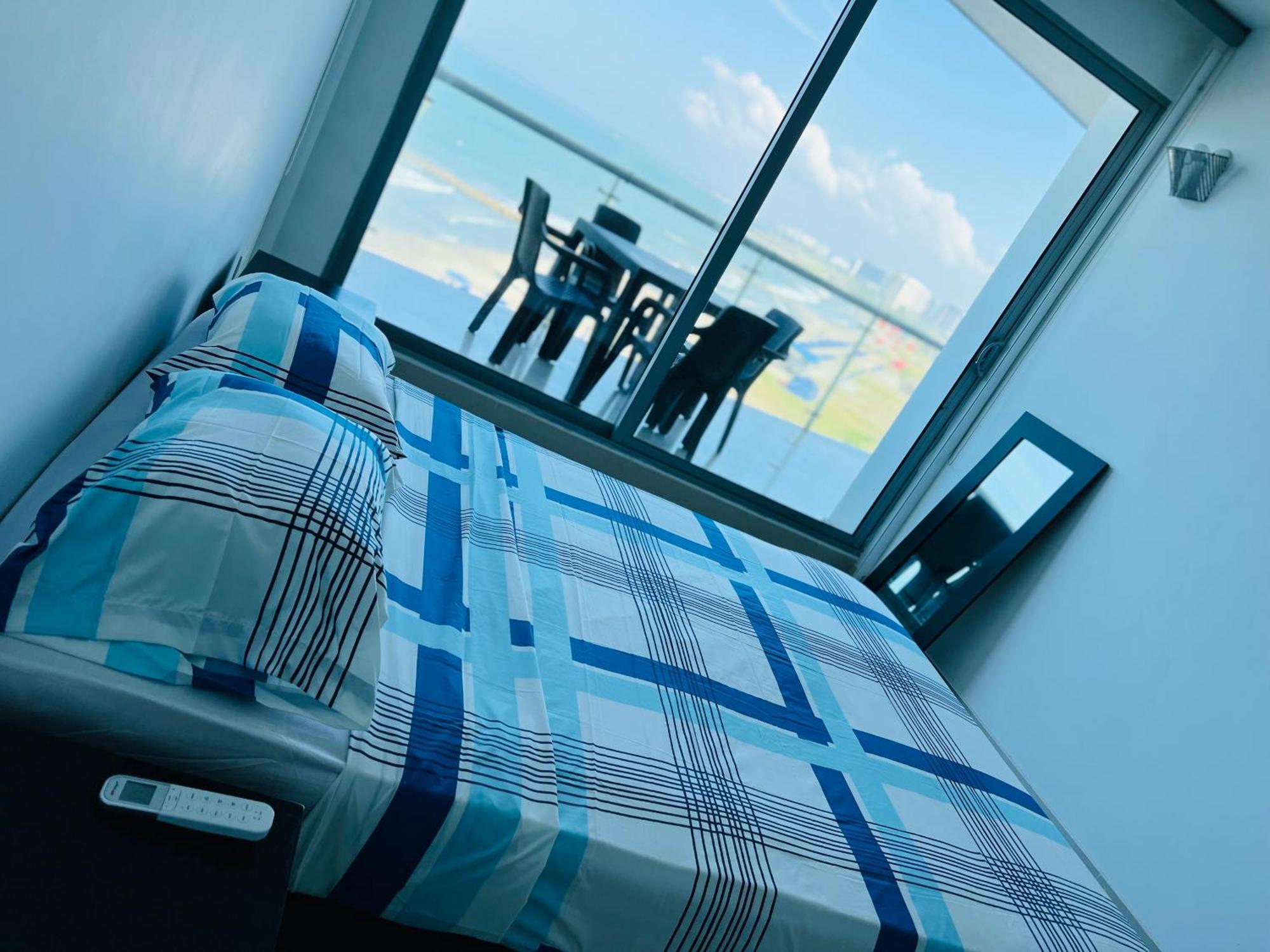 Luxury Beachfronts En En Bocagrande Y Marbella *