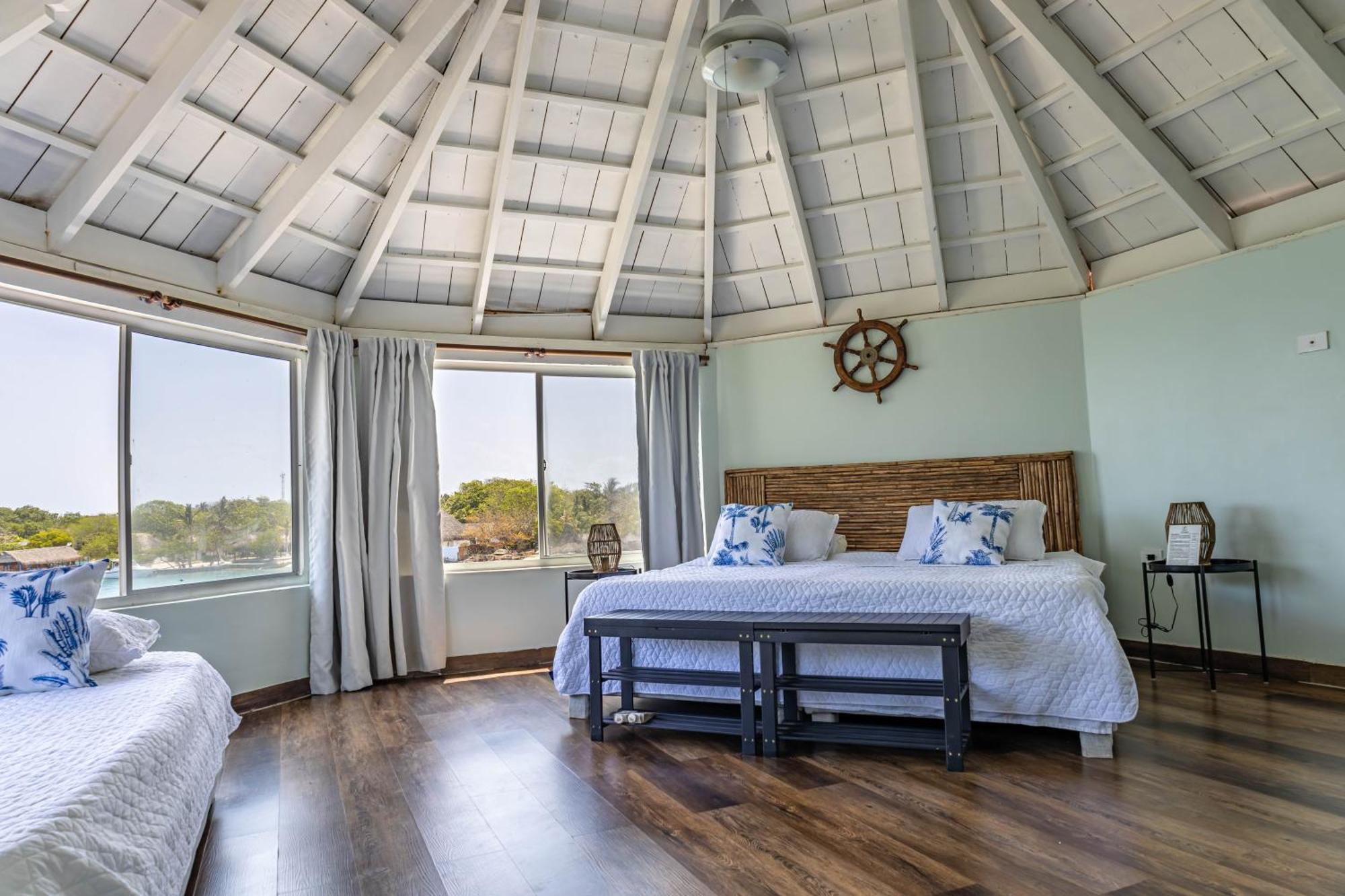 Fragata Island House Pensión
