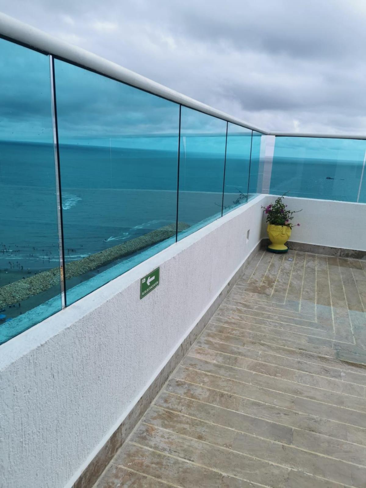 Apartamento Alojamiento Frente Al Mar, Sector Bocagrande Mar Adentro 1305 *