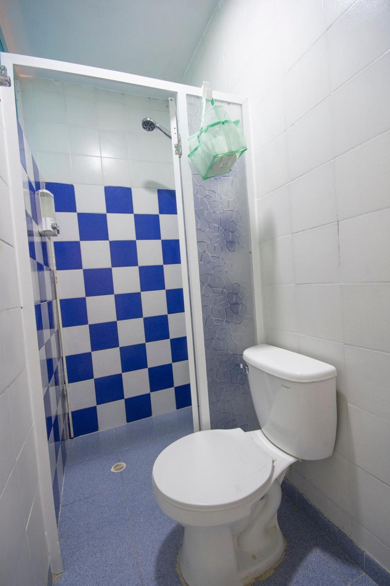 El Barrio Hostal *