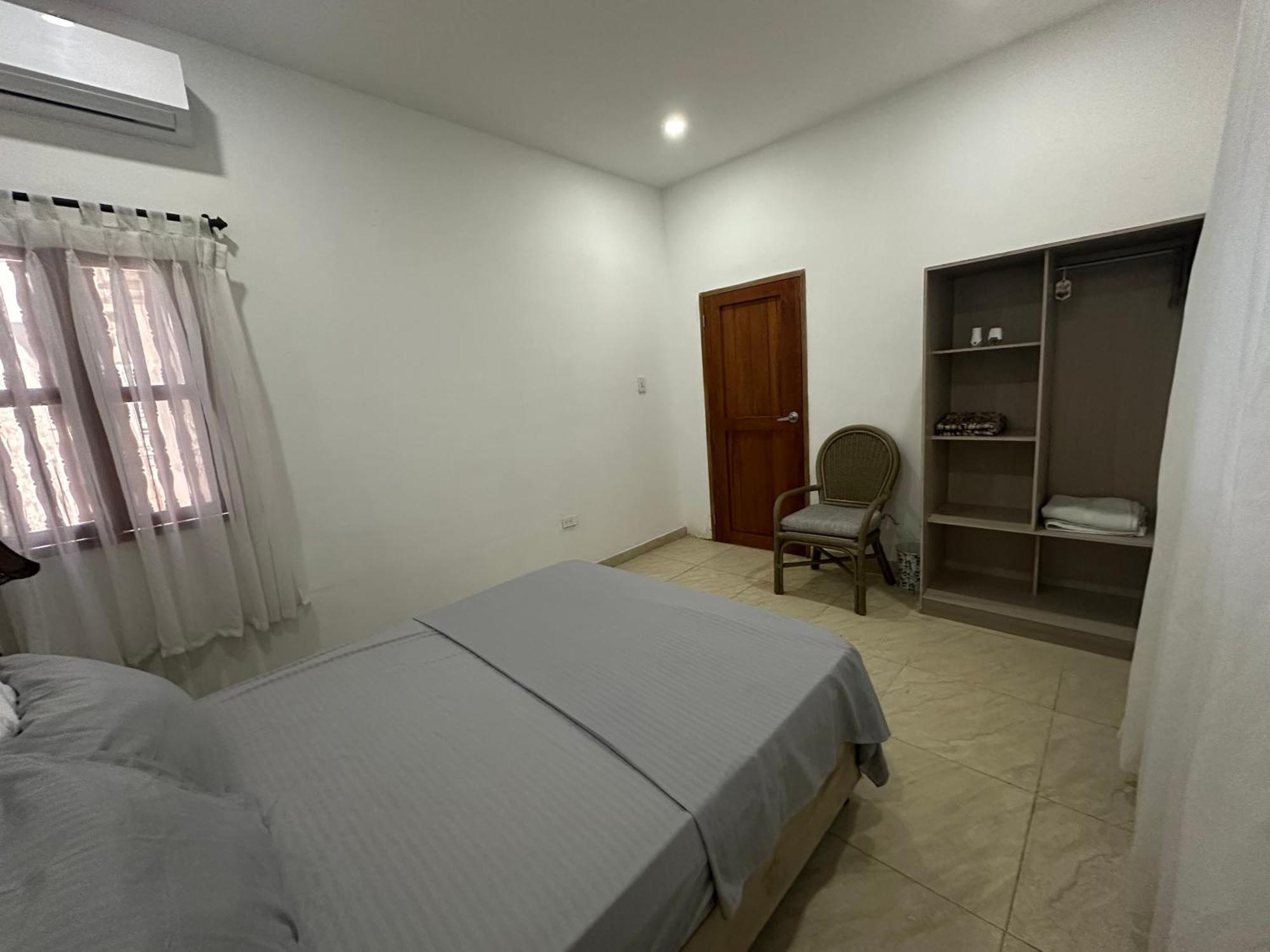 Habitación en casa particular Emiliano *