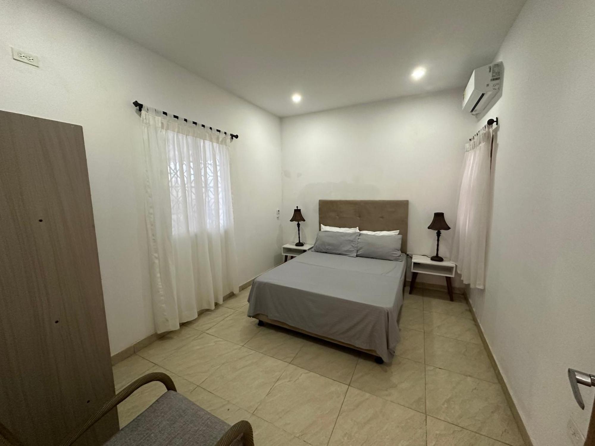 Habitación en casa particular Emiliano *