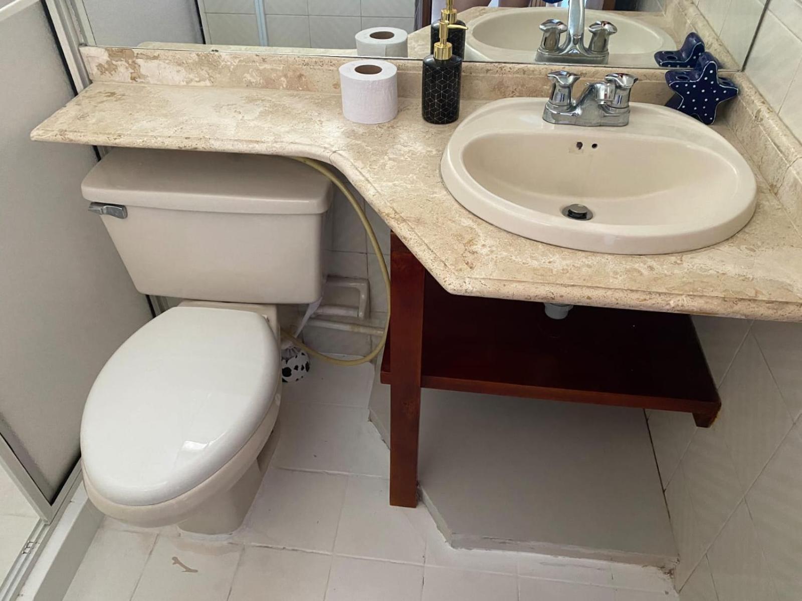 Doble Bano Privado Cerca Al Mar Y Bahia Habitación en casa particular *