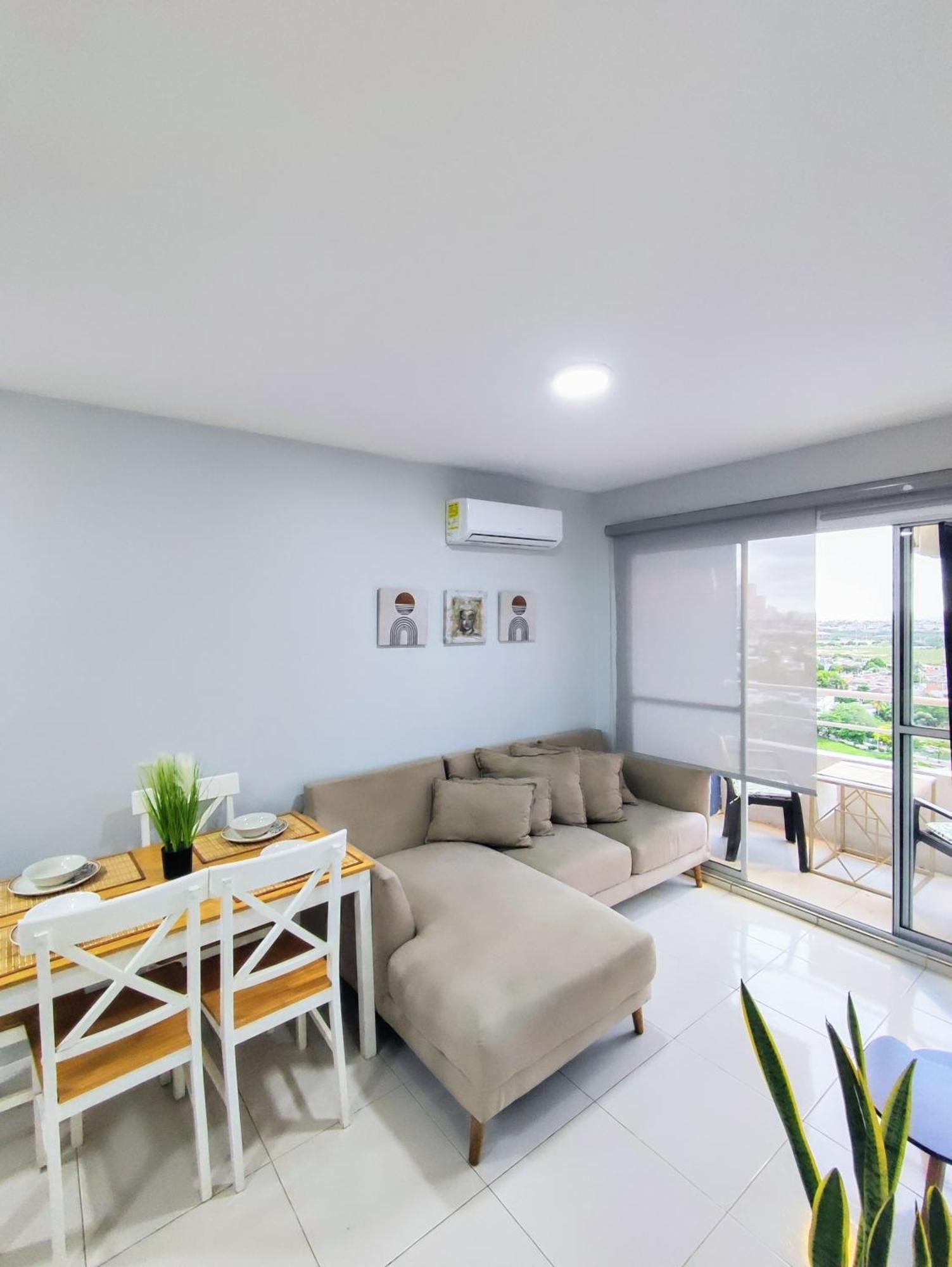 2005 Apartamento *