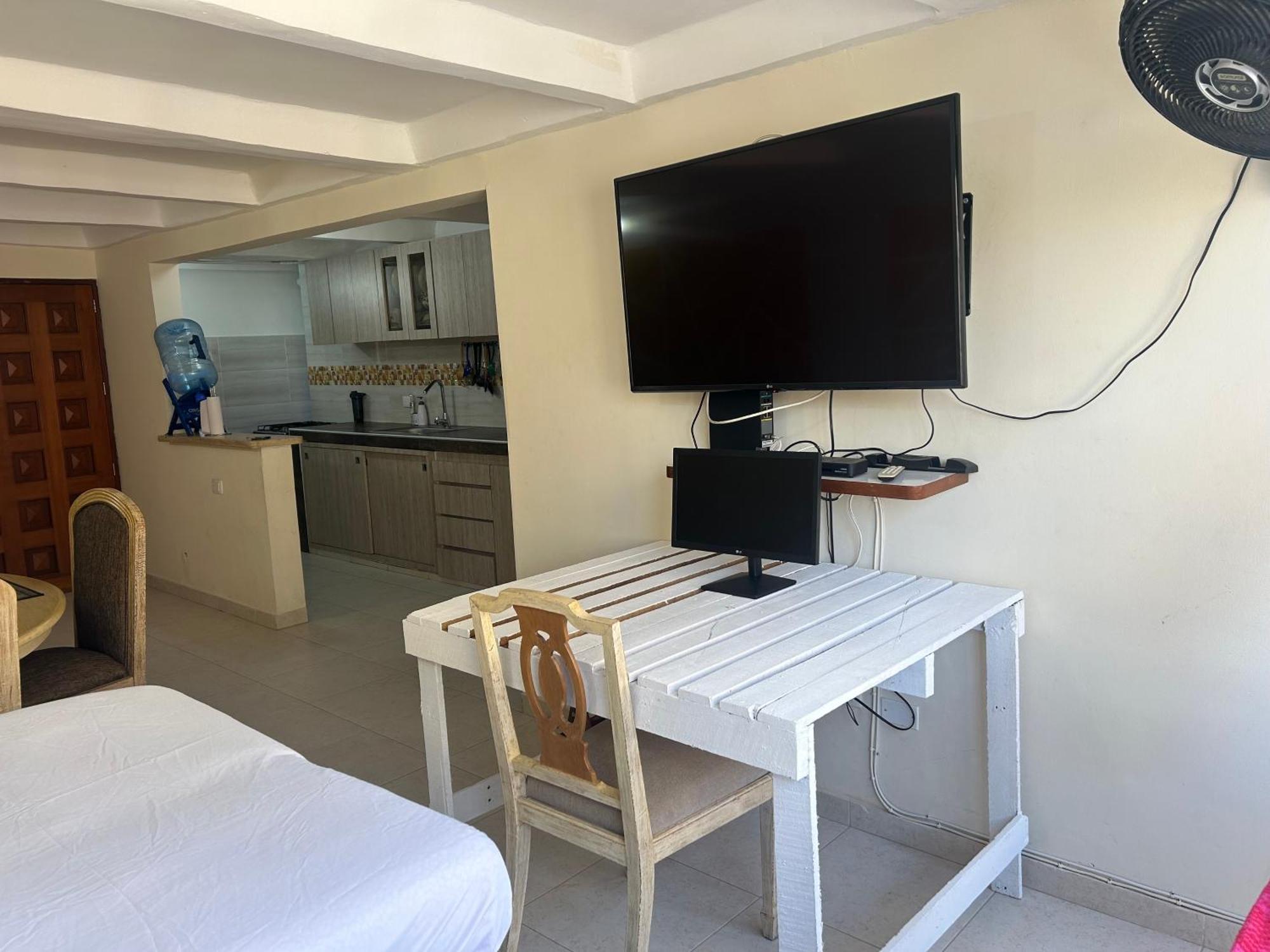 Homestay Garden Serenity Bunk With Private Bath Near Airport