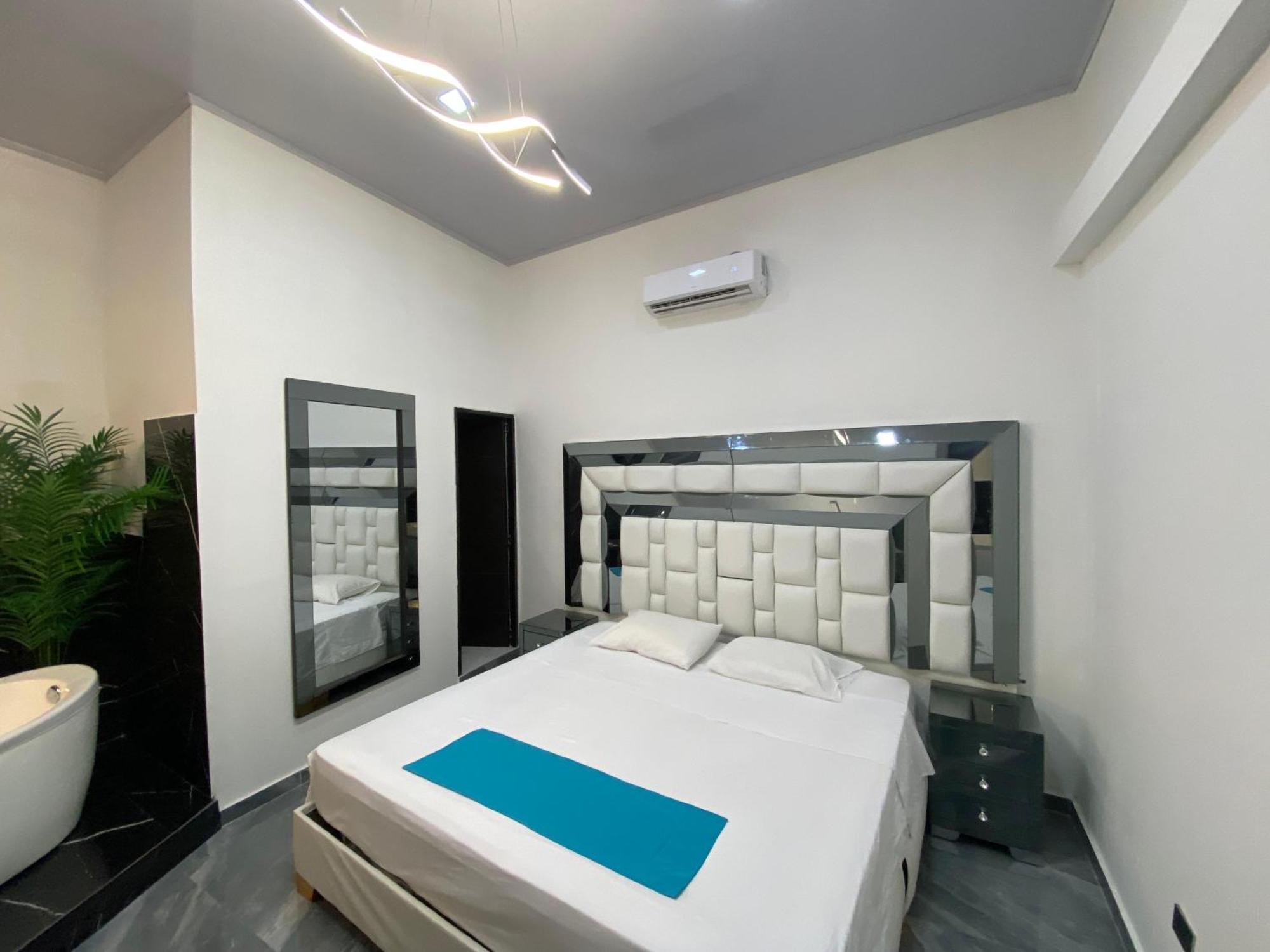 Ch Capsula Getsemani Capsule hotel Cartagena