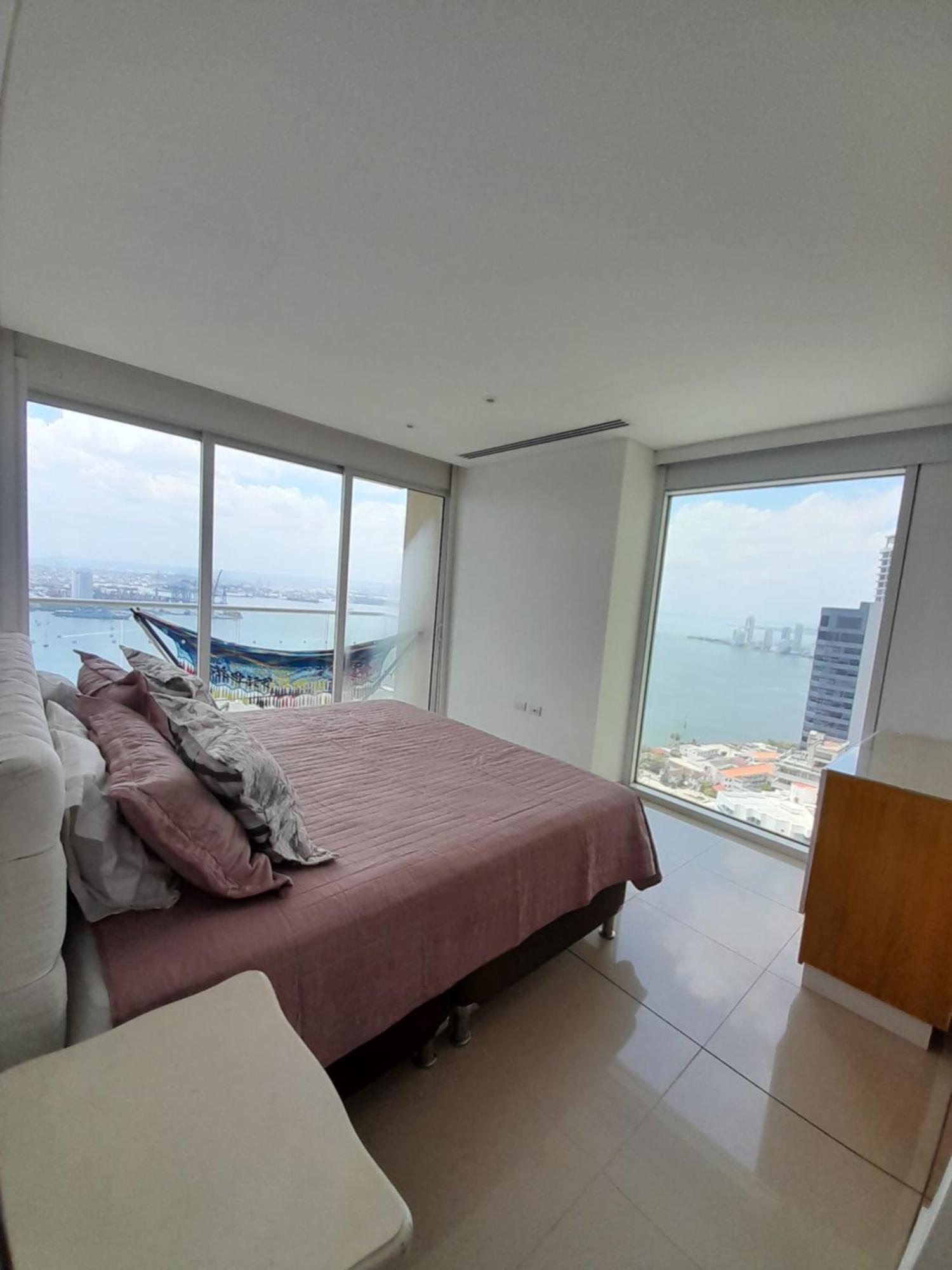Apartamento Entero, Moderno, Lujoso Y Espacioso