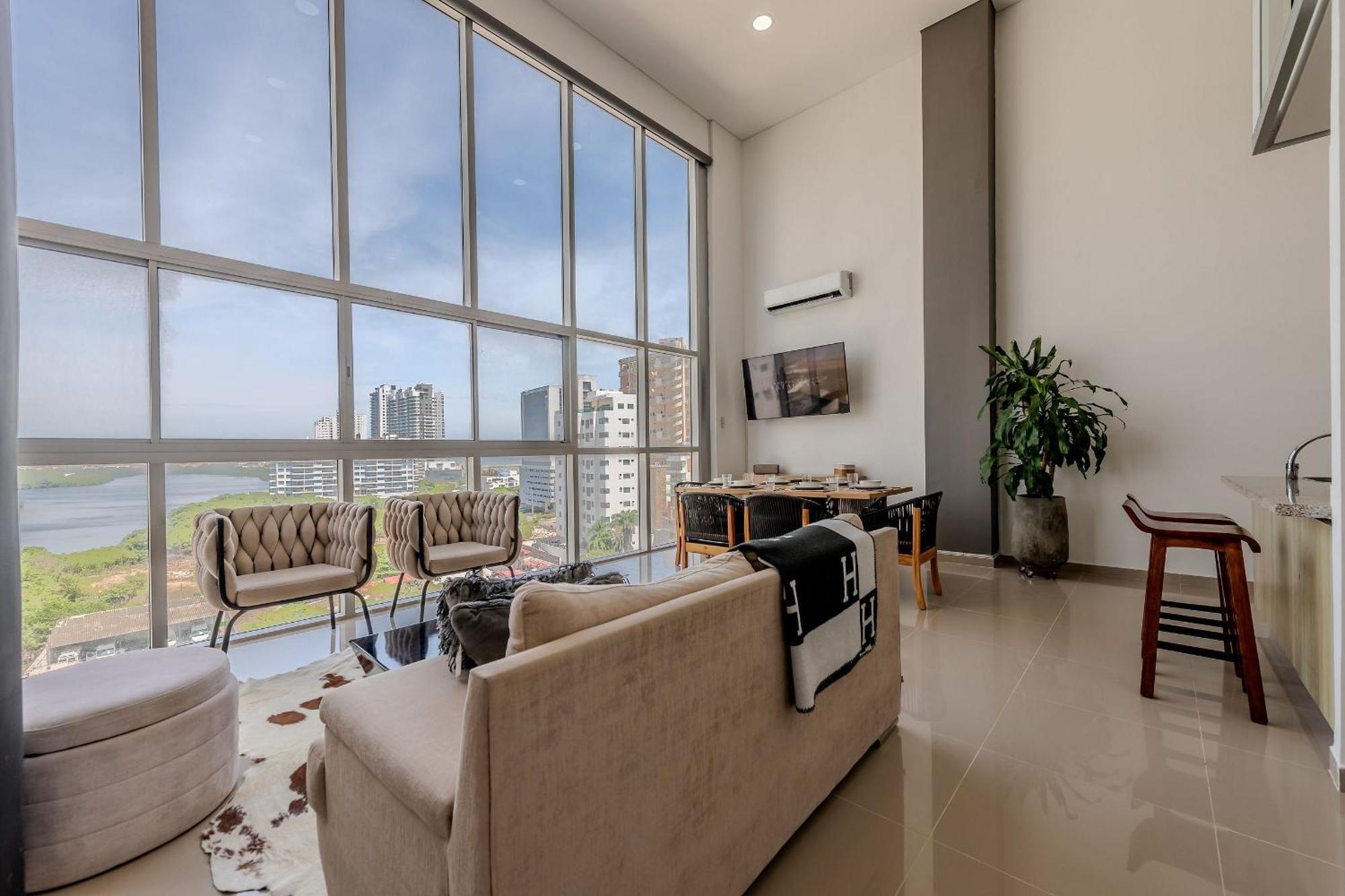 Modern 3br Duplex Apt. Great View And Location *