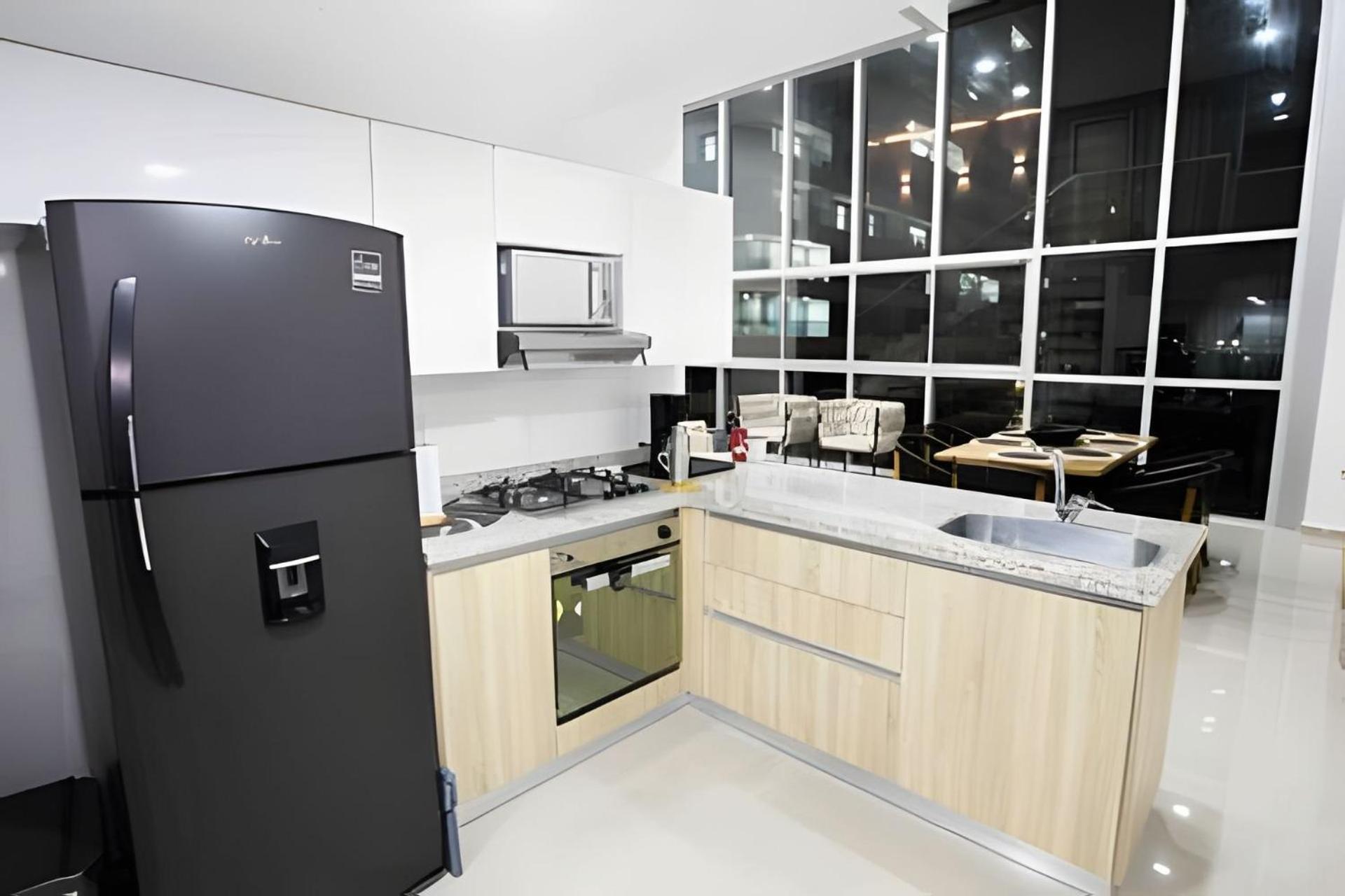 Modern 3br Duplex Apt. Great View And Location