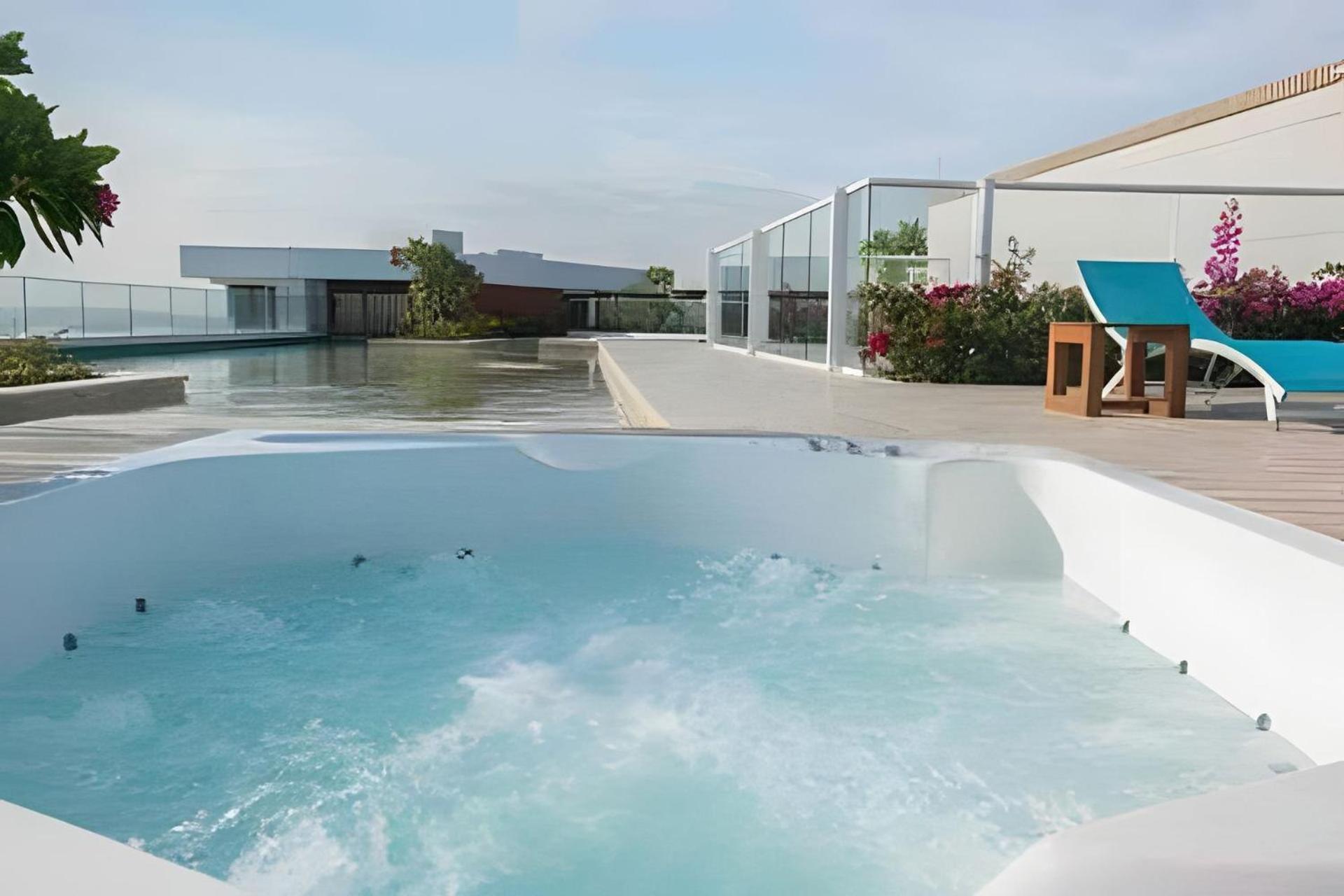 Apartment Luxury 2br Jacuzzi Sea View 14th Floor