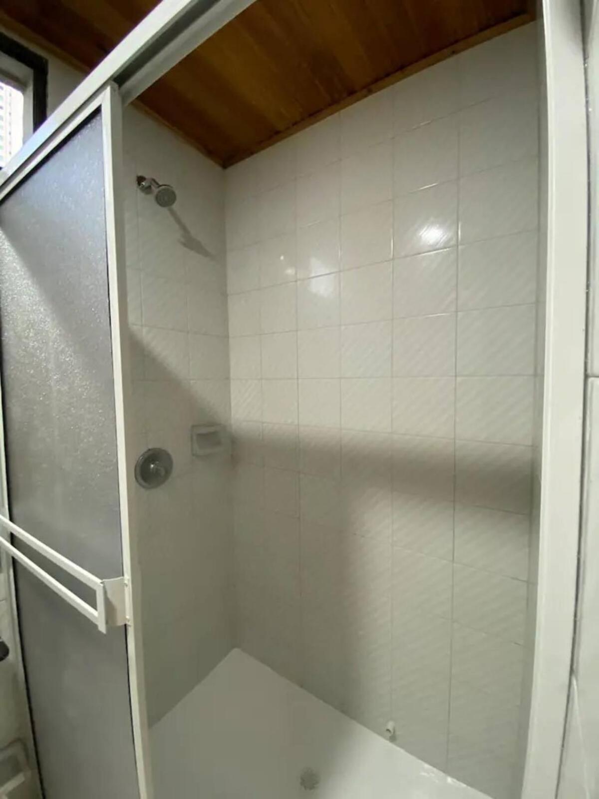 Doble Bano Privado Cerca Al Mar Y Bahia Habitación en casa particular *